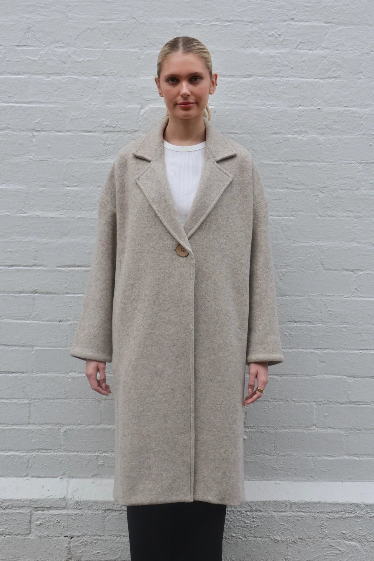 What To Wear On Cooler Days: Easy Outfit Ideas For Late Autumn And Early Winter
