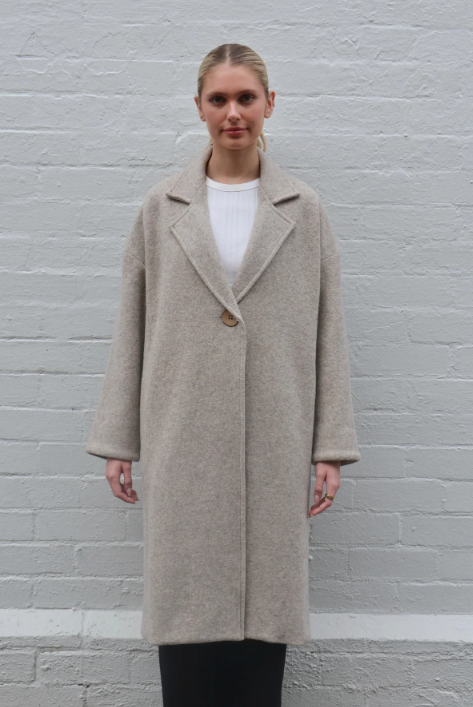 What To Wear On Cooler Days: Easy Outfit Ideas For Late Autumn And Early Winter