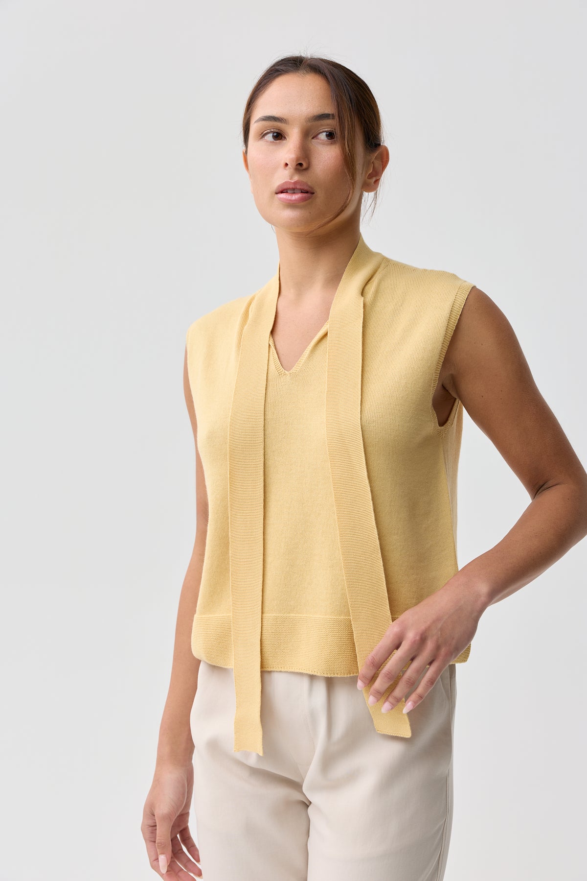 Uimi Posey Tank with Tie Butter