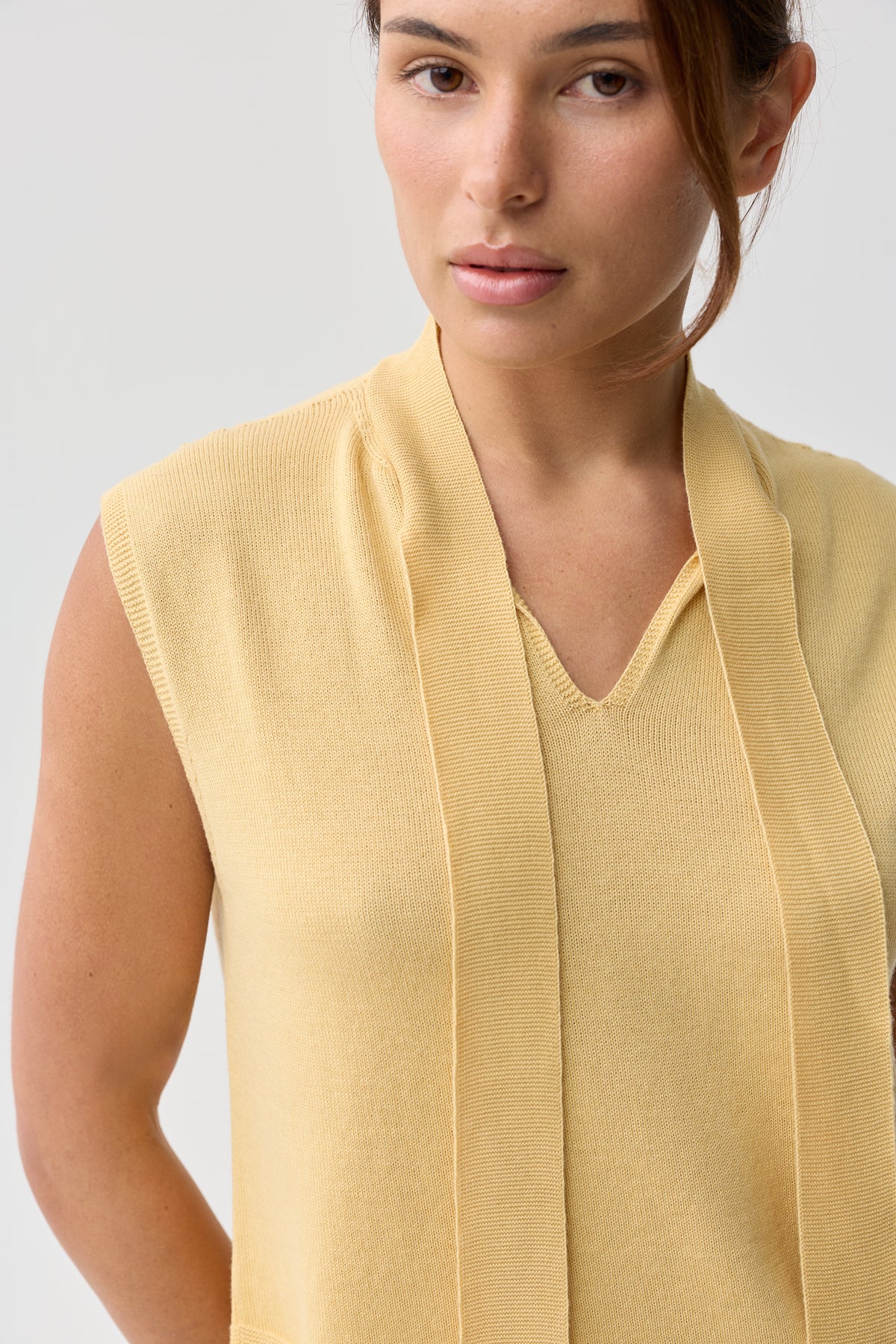 Uimi Posey Tank with Tie Butter