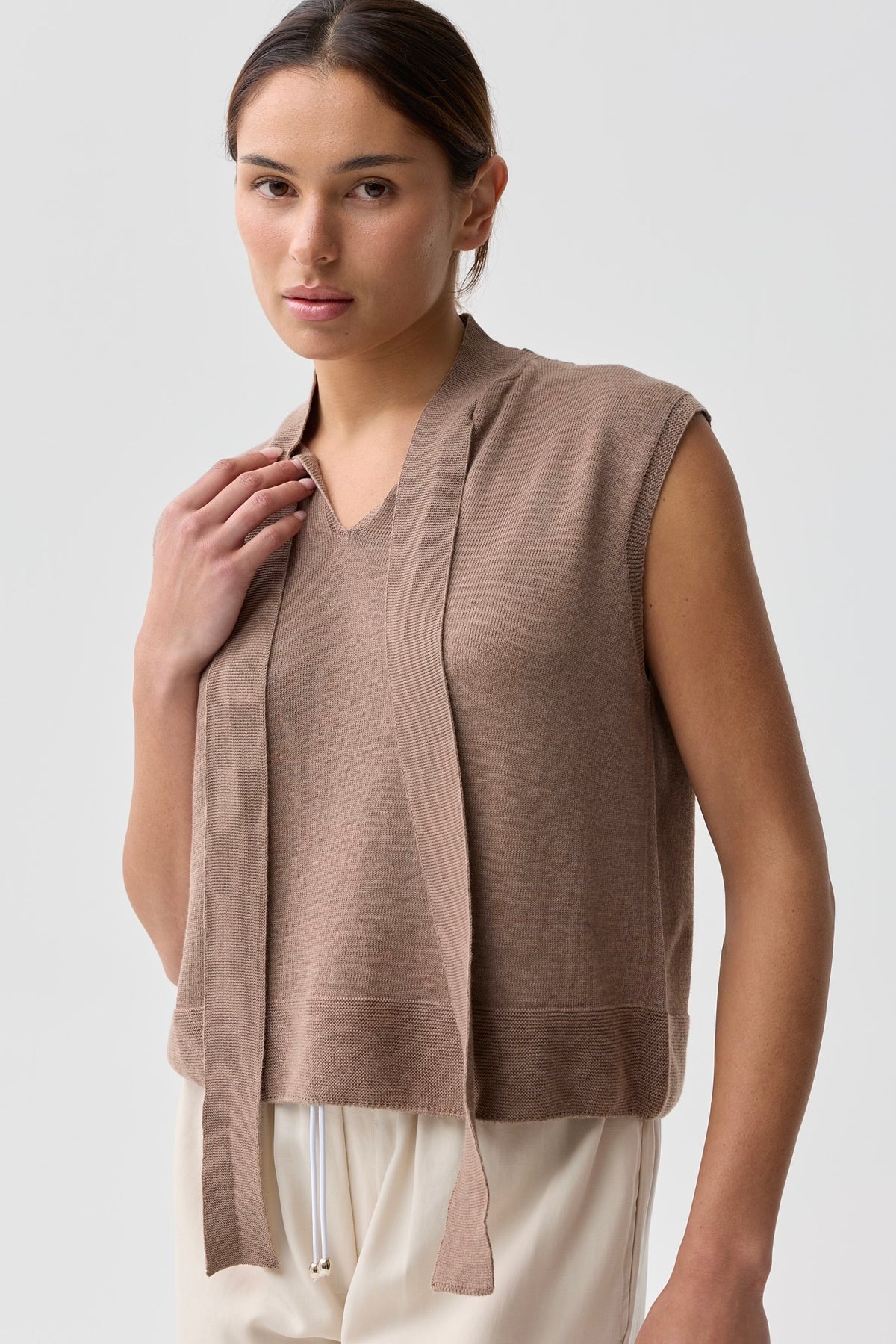 Uimi Posey Tank with Tie Brown Sugar