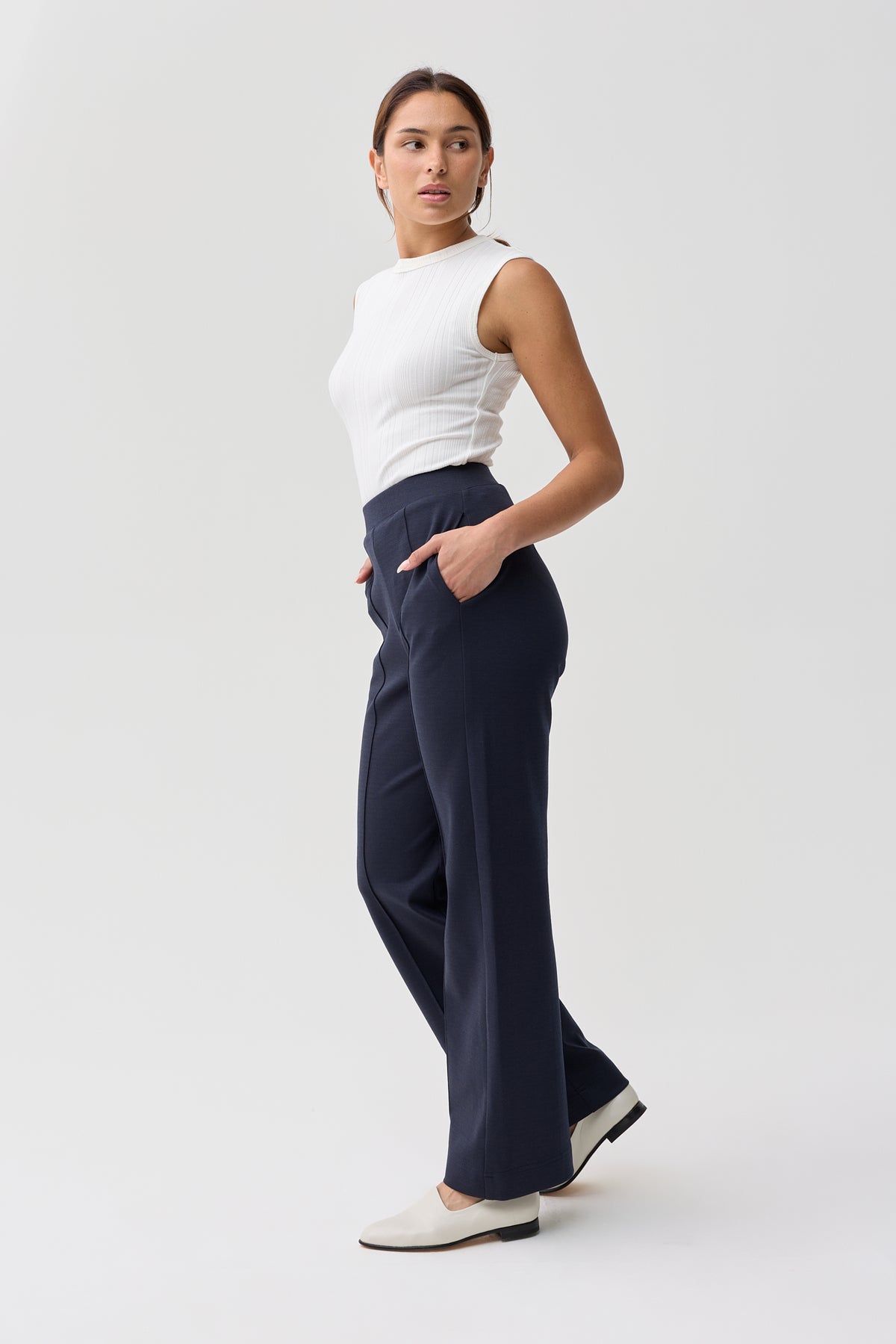 Hunter Merino Wool Ponte Pin-Tuck Pant Navy