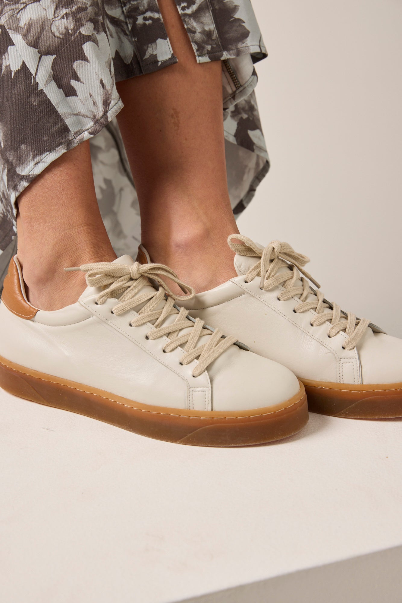 Sorrento tan sneaker
