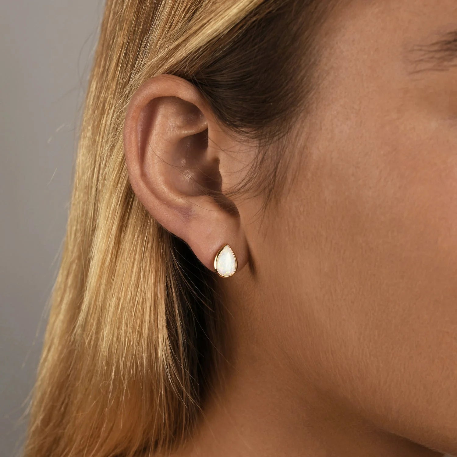 VT Yellow Gold Pear Shaped Czelline Opal Studs