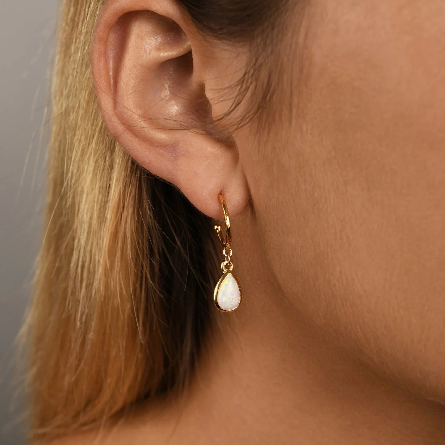 VT Yellow Gold Hammered Hoop Studs (10mm) with Pear Czelline Opal