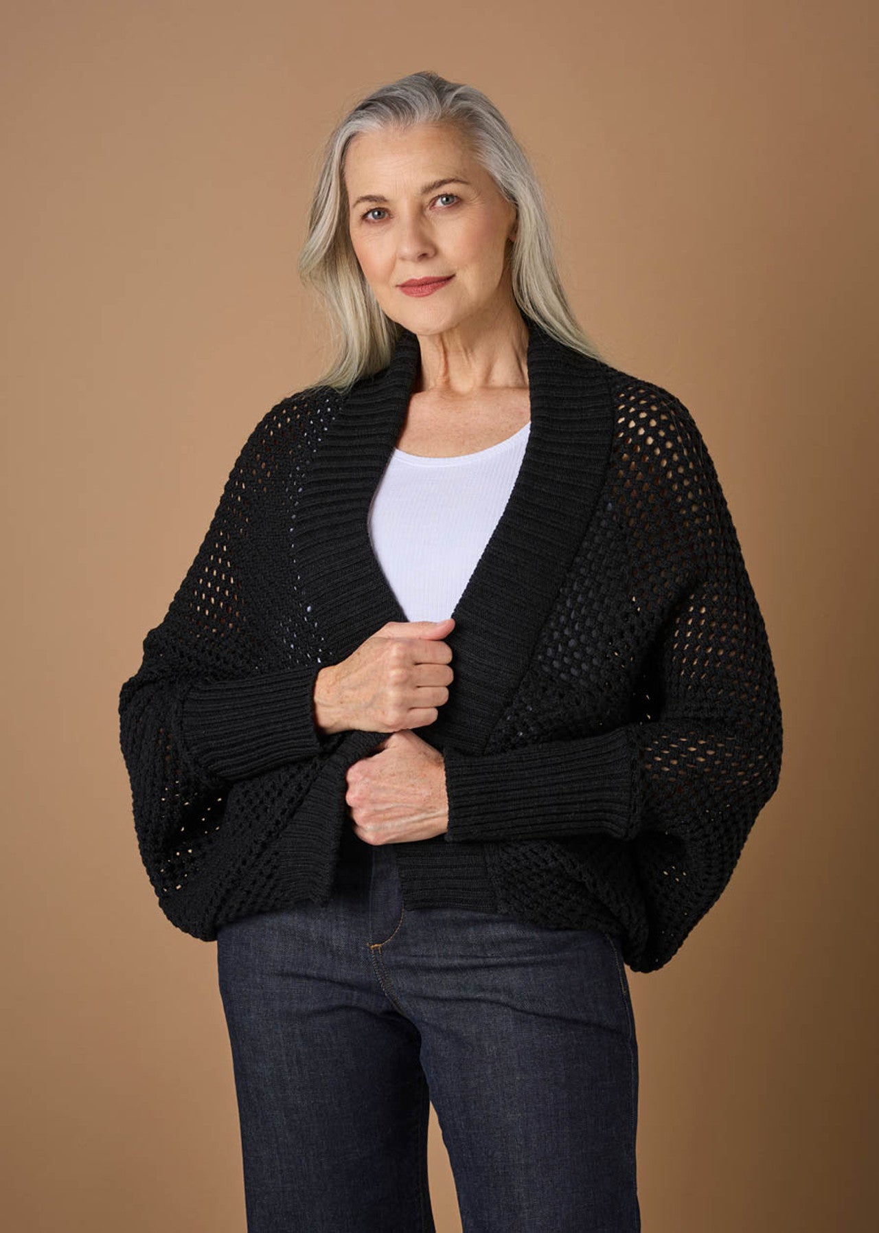 Uimi Sabina Merino Wool Shrug Black