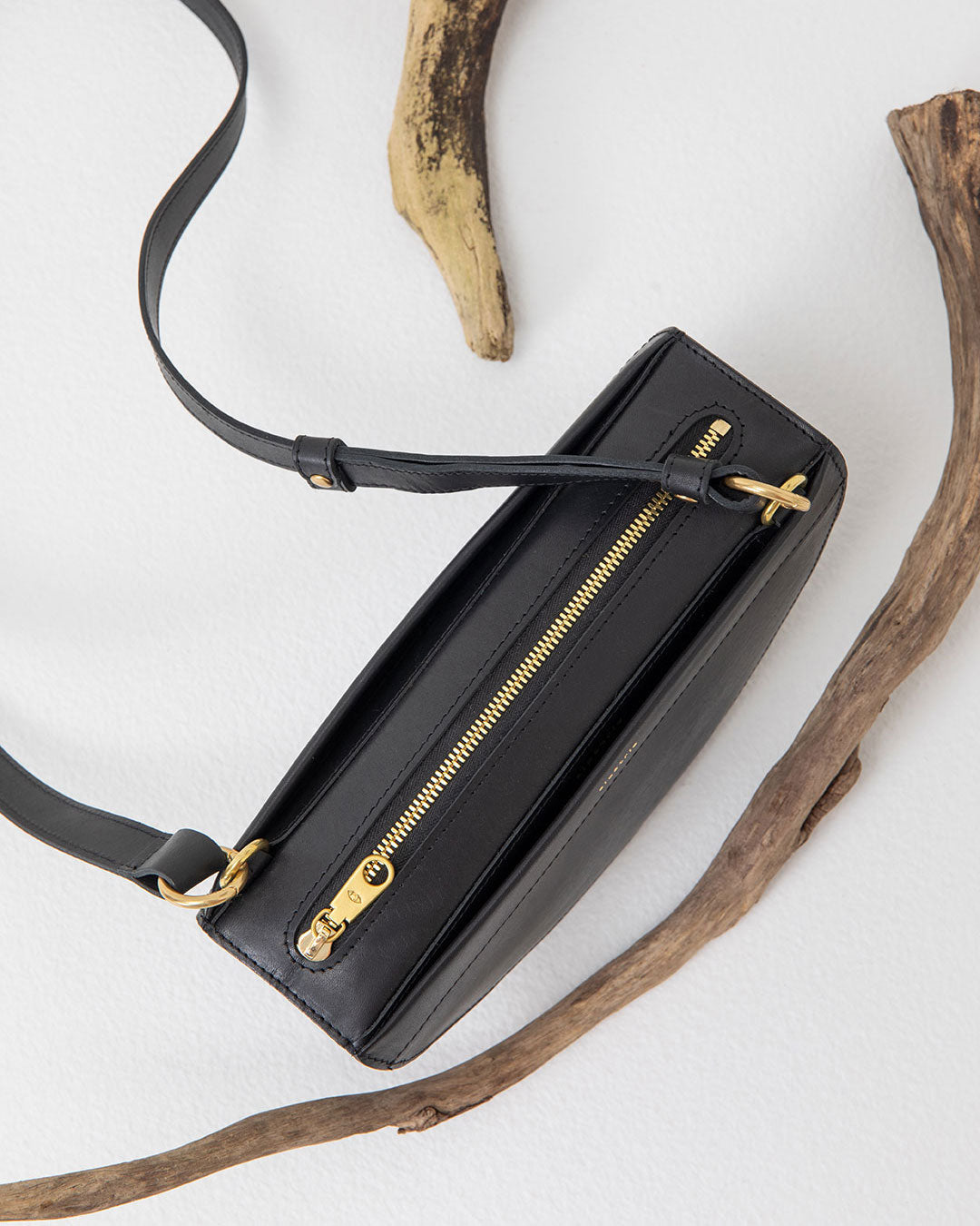 SM Thick Lune Bag Black Rock