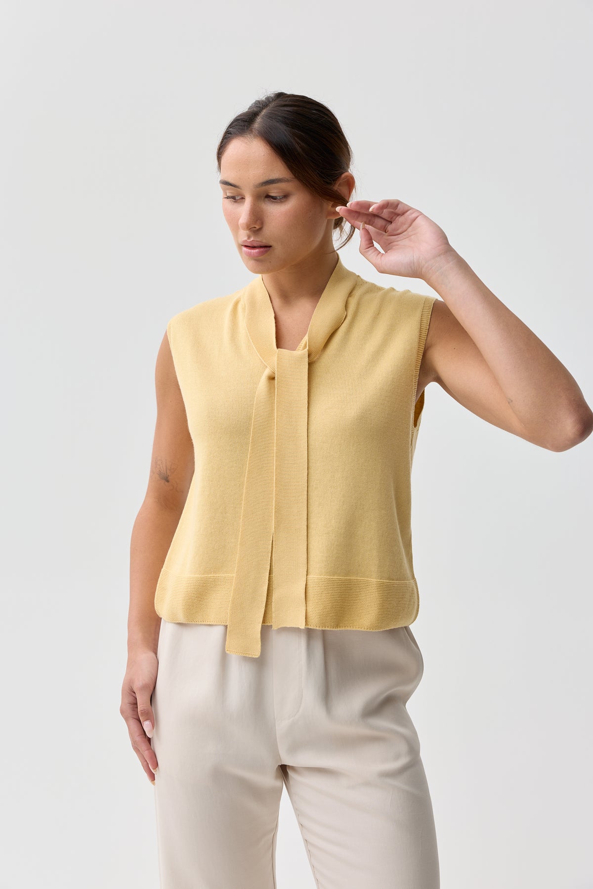 Uimi Posey Tank with Tie Butter