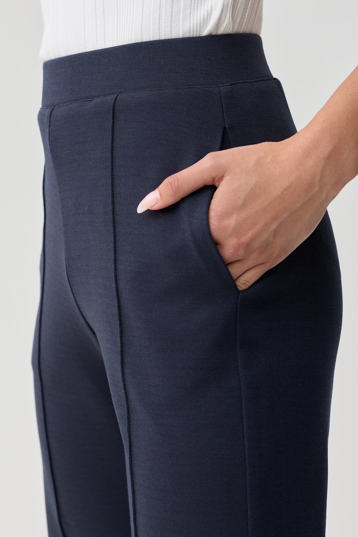 Hunter Merino Wool Ponte Pin-Tuck Pant Navy