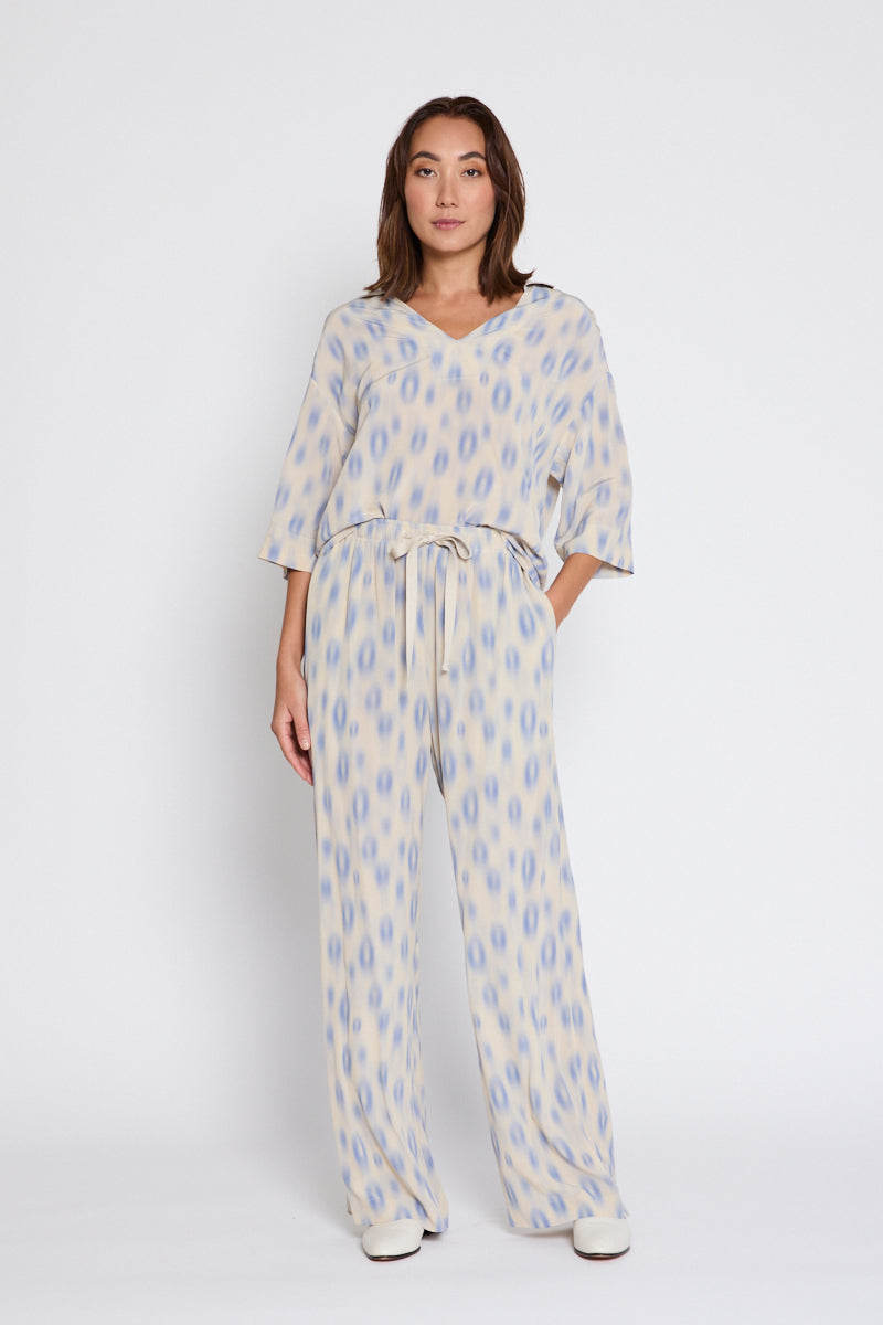 Trinity V Neck Collared Print Top Natural/Blue