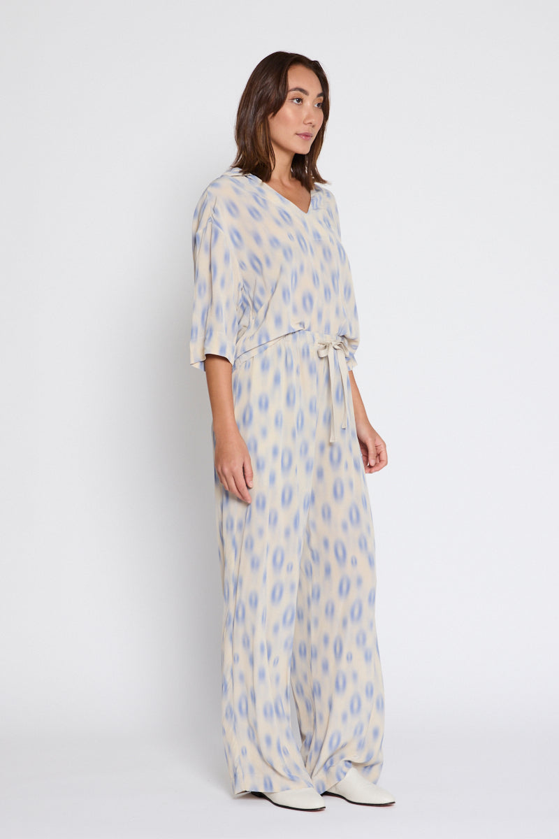 Trinity V Neck Collared Print Top Natural/Blue