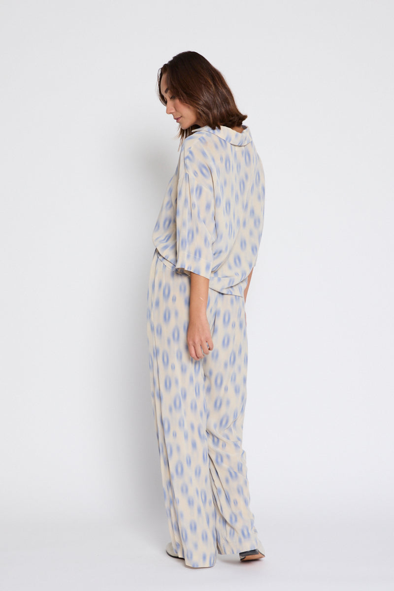 Trinity V Neck Collared Print Top Natural/Blue