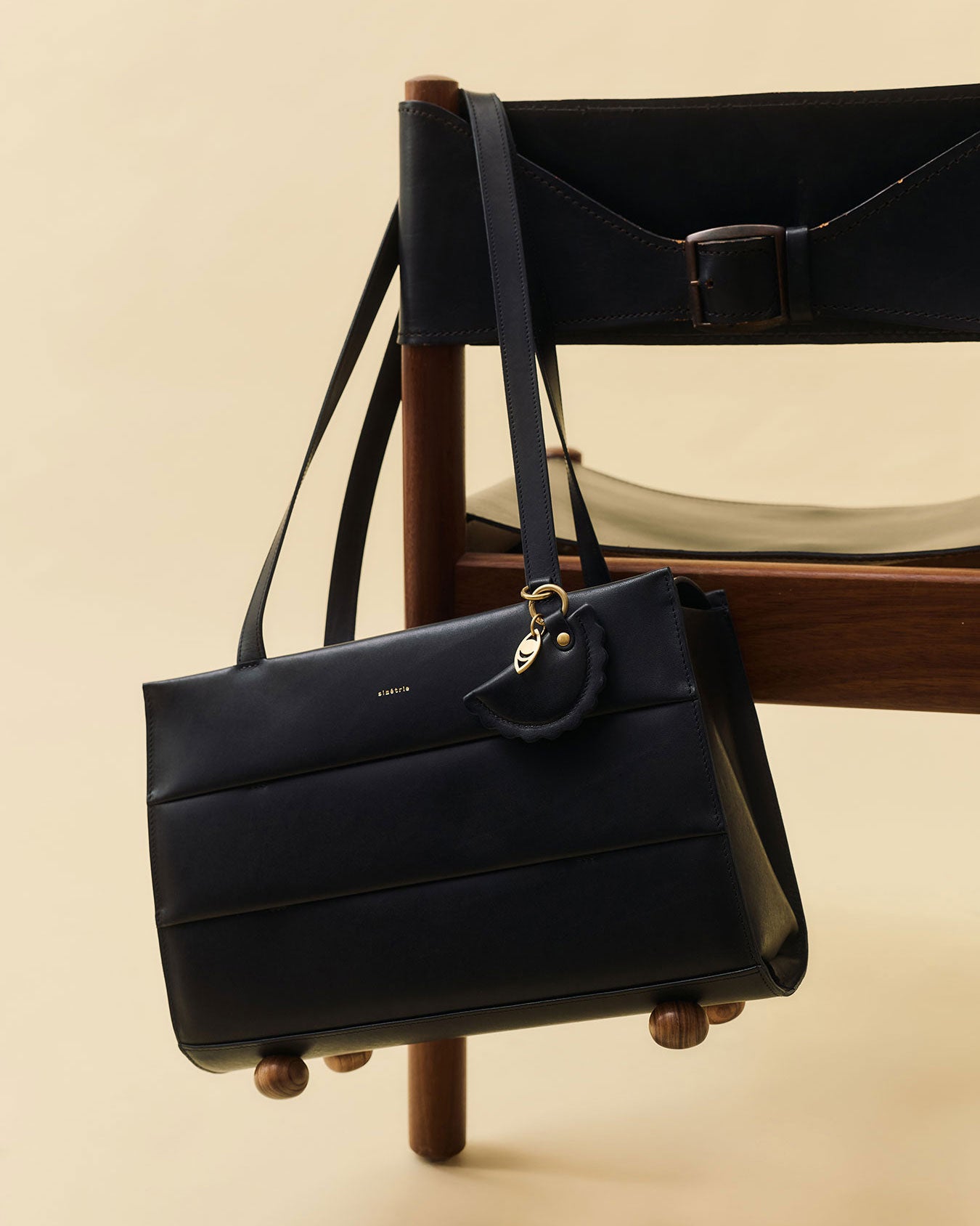 SM Nurture Tote Black Rock