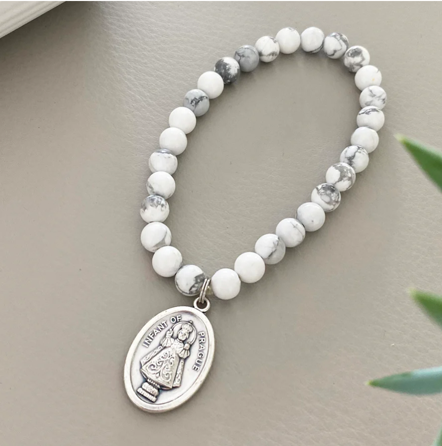 TB White Howlite Crystal Bead Bracelet