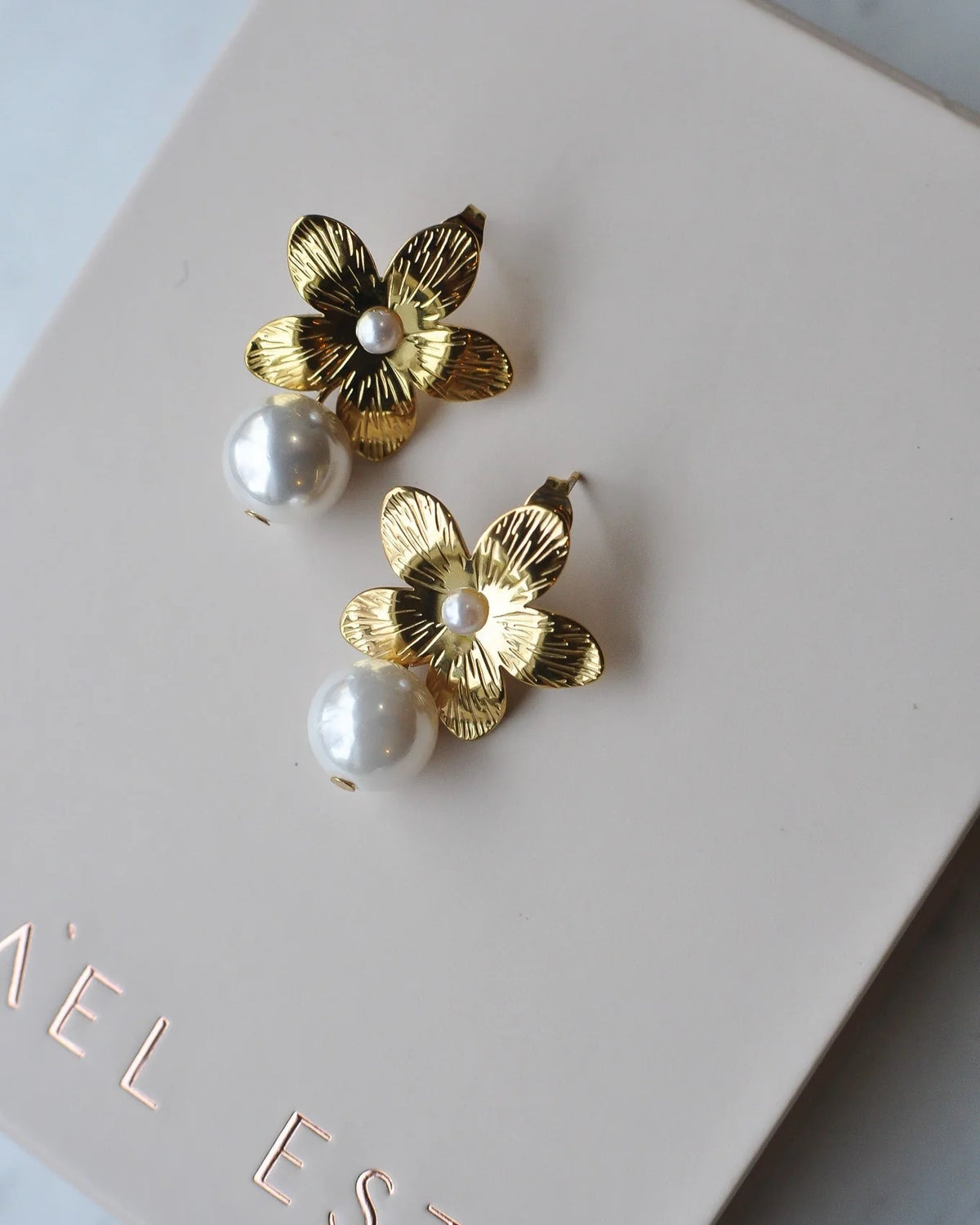 AE Giavanno Floral Pearl Drop Earring