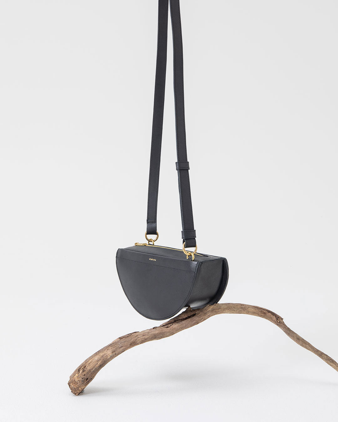 SM Thick Lune Bag Black Rock